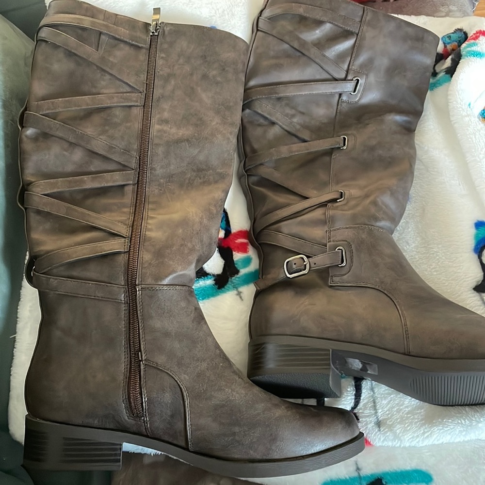 Silver Circle Knee High Brown Boots